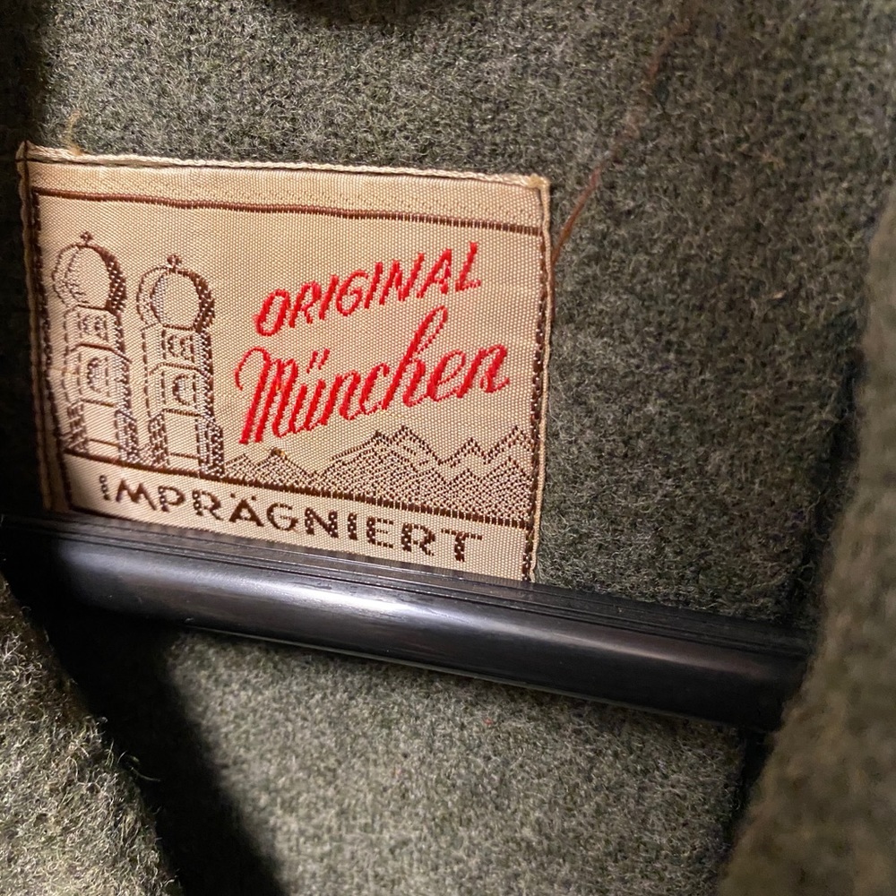 coat - Picture 3 of 3